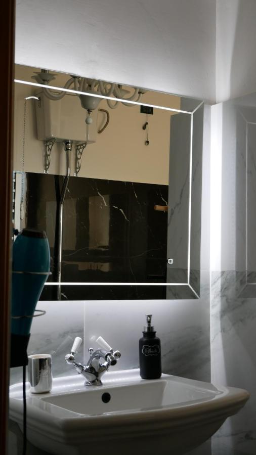 An Deluxe Suites อังโกนา ภายนอก รูปภาพ