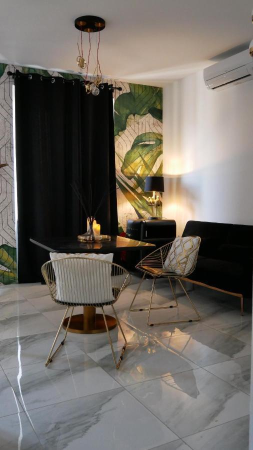 An Deluxe Suites อังโกนา ภายนอก รูปภาพ