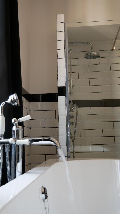 An Deluxe Suites อังโกนา ภายนอก รูปภาพ