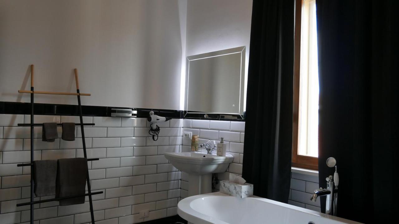 An Deluxe Suites อังโกนา ภายนอก รูปภาพ