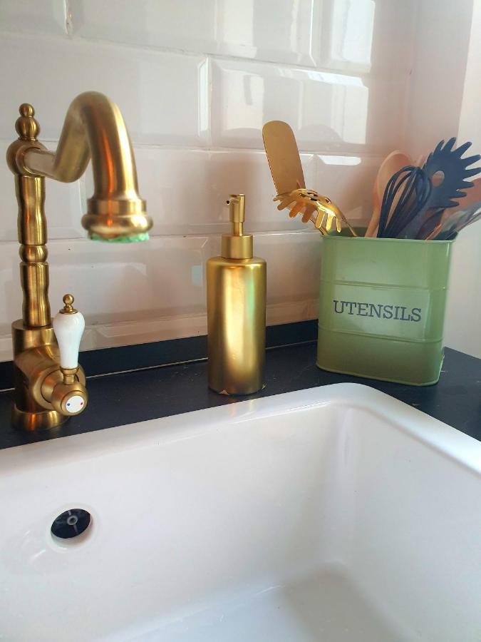 An Deluxe Suites อังโกนา ภายนอก รูปภาพ